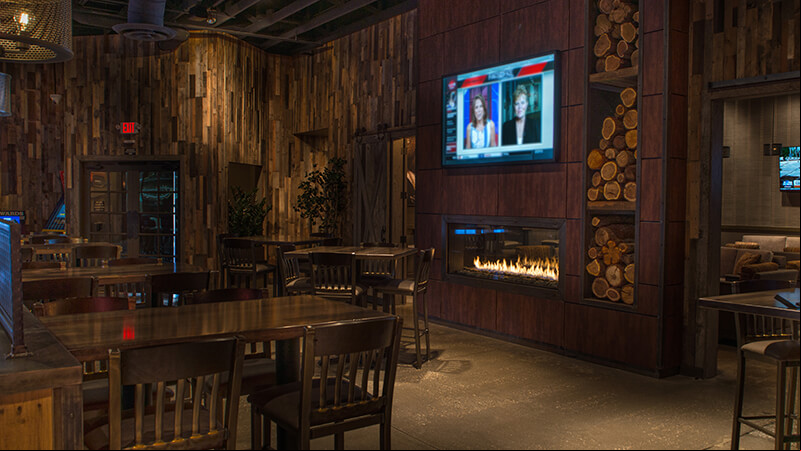 PT’S RANCH Tables